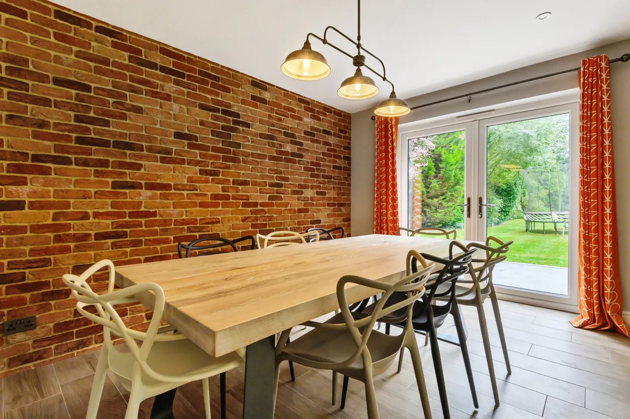 Chaworth Close, Ottershaw, KT16, photo 6