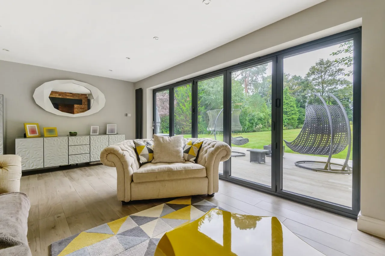 Chaworth Close, Ottershaw, KT16, photo 9