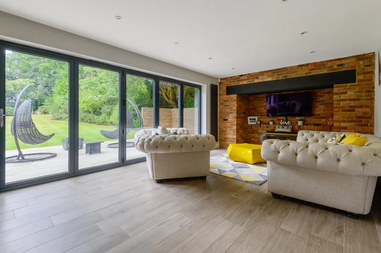Chaworth Close, Ottershaw, KT16, photo 2