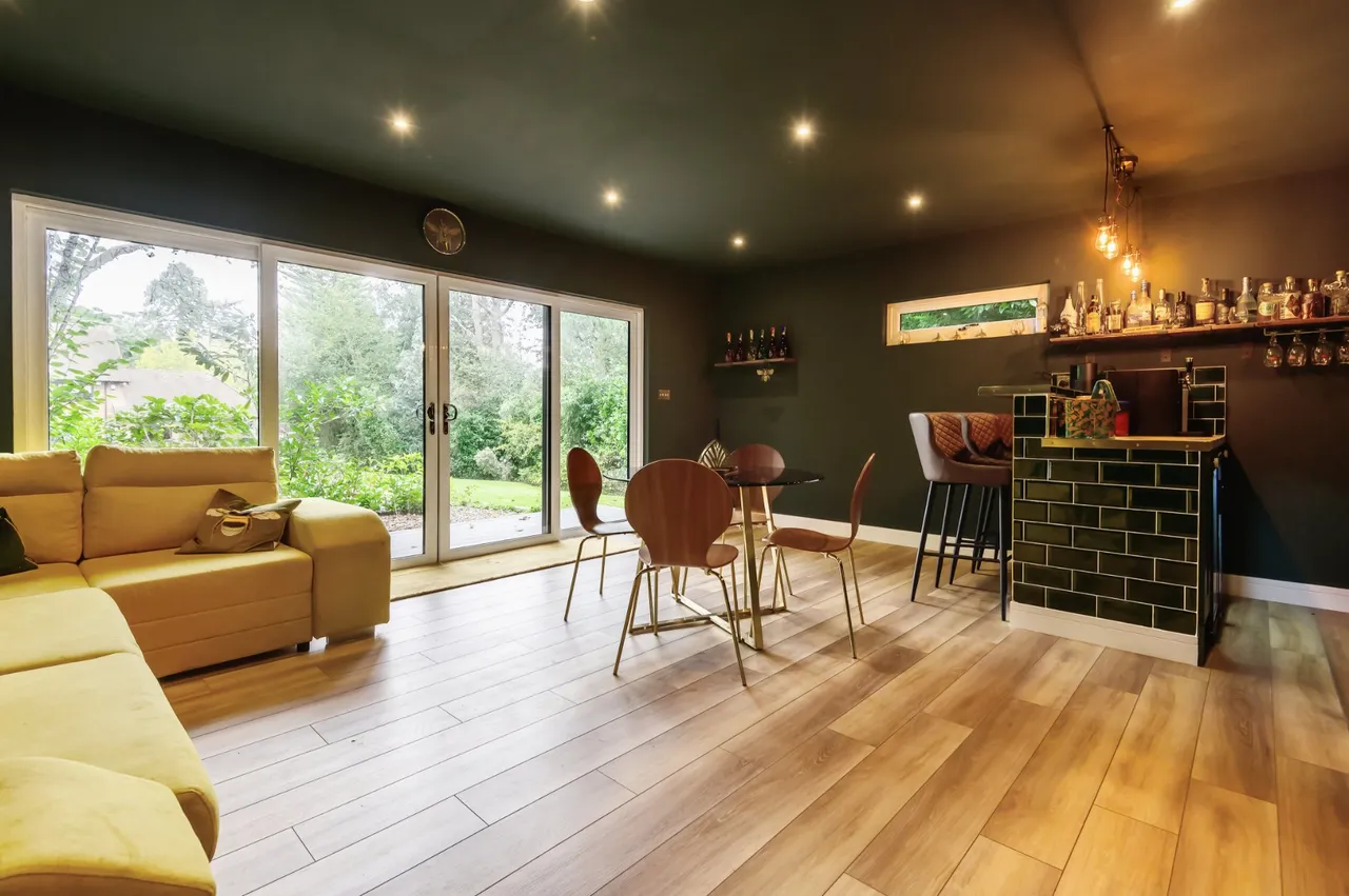 Chaworth Close, Ottershaw, KT16, photo 22