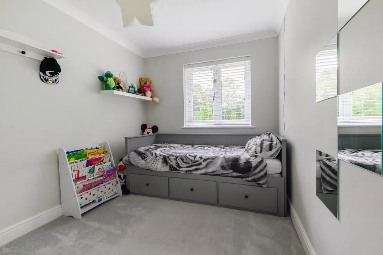 Chaworth Close, Ottershaw, KT16, photo 18
