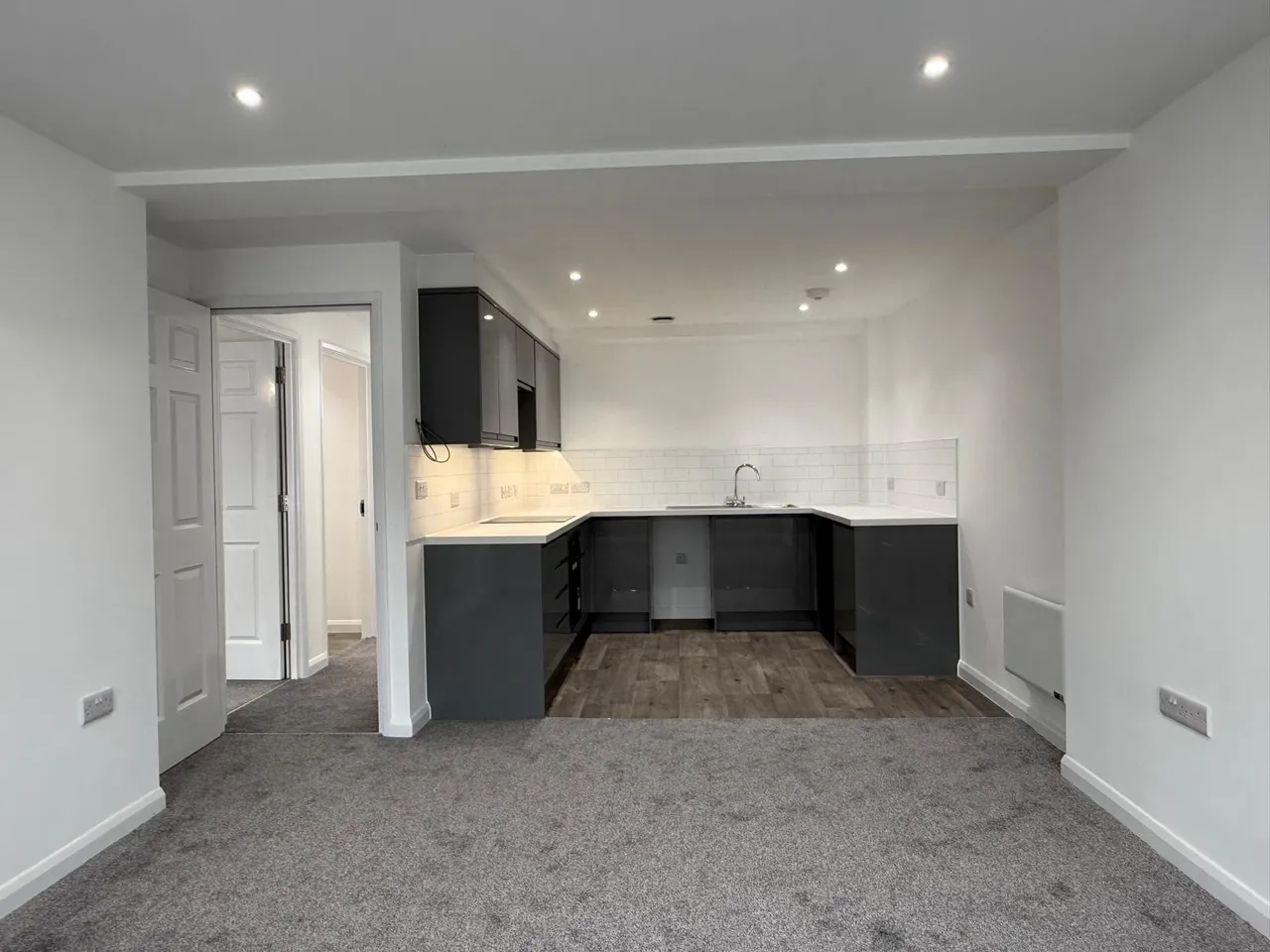High Street, TA1, photo 3