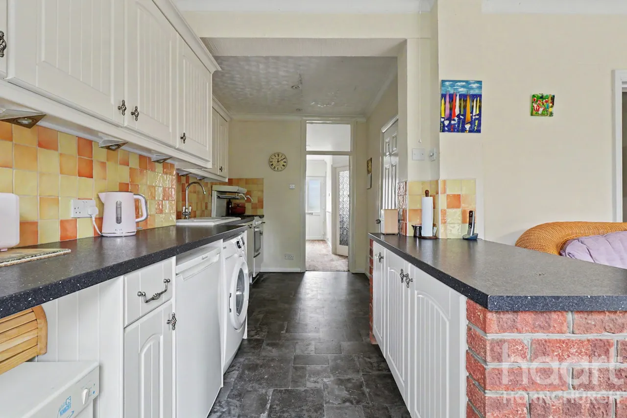 Lyndhurst Drive, Hornchurch, RM11, photo 8