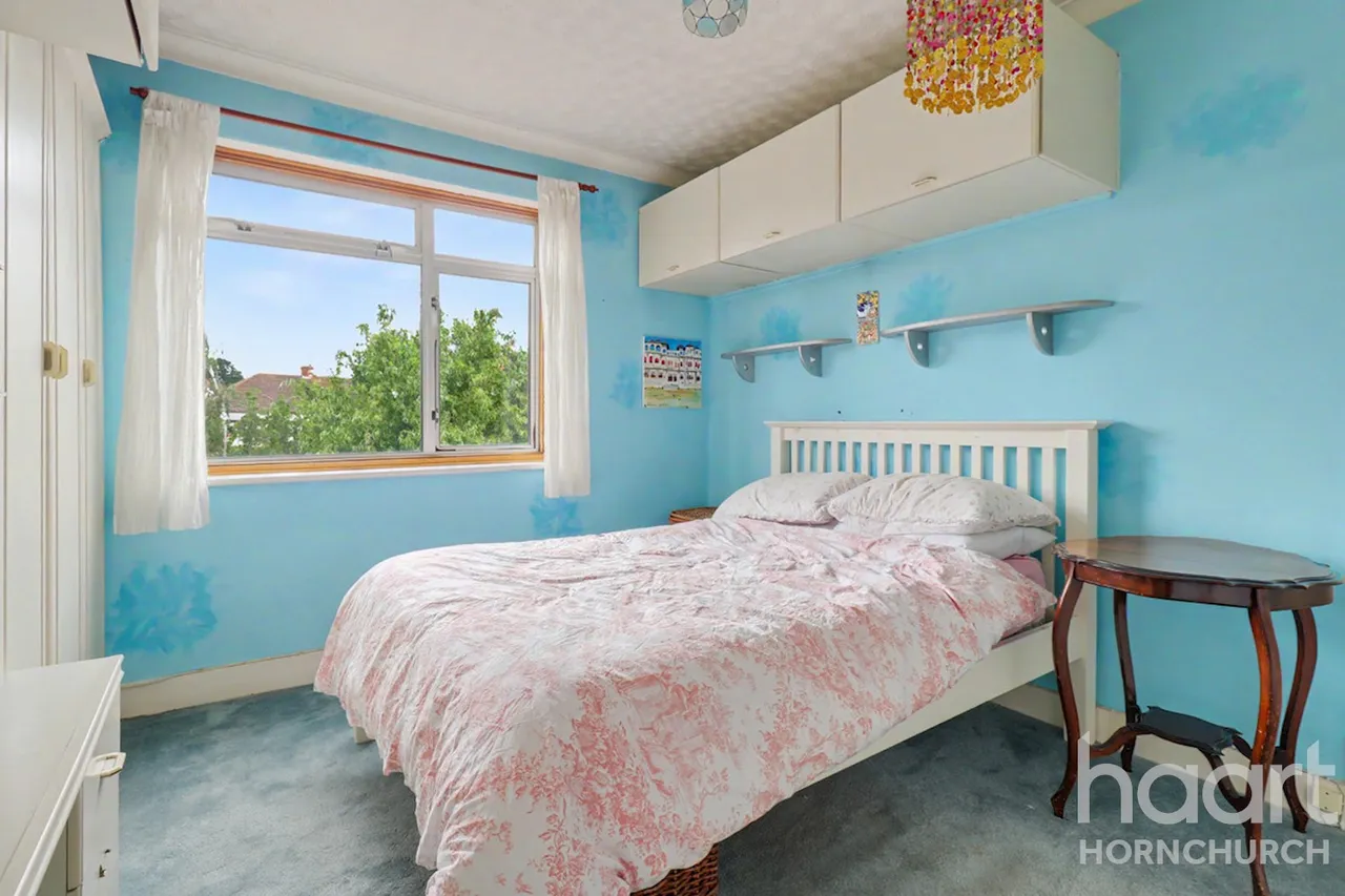 Lyndhurst Drive, Hornchurch, RM11, photo 15