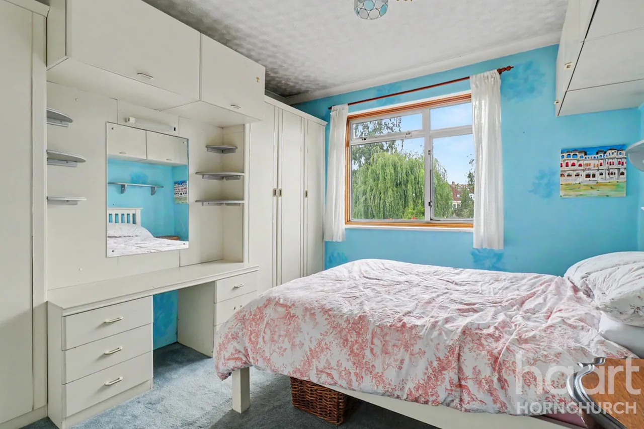 Lyndhurst Drive, Hornchurch, RM11, photo 14