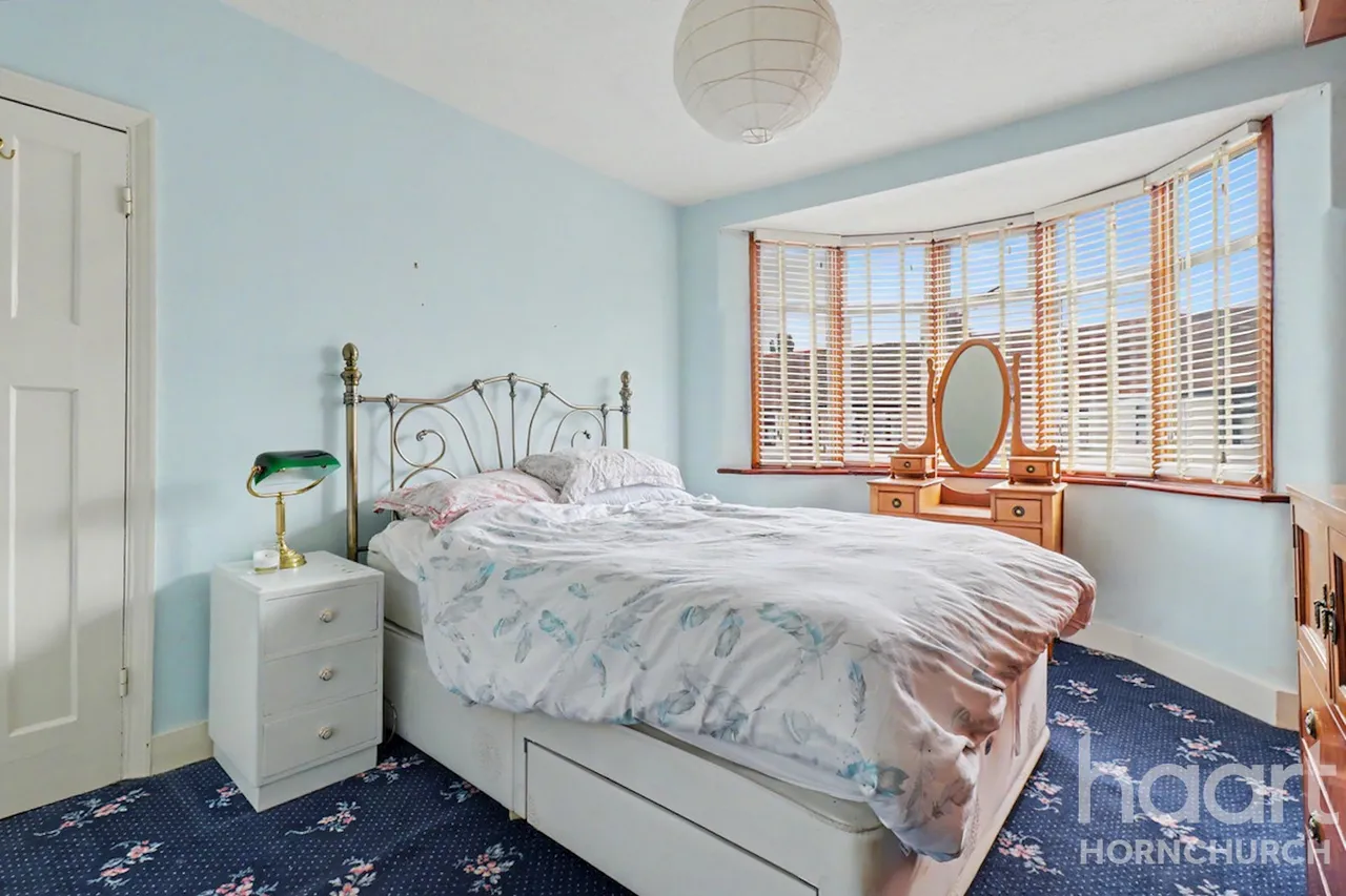 Lyndhurst Drive, Hornchurch, RM11, photo 11