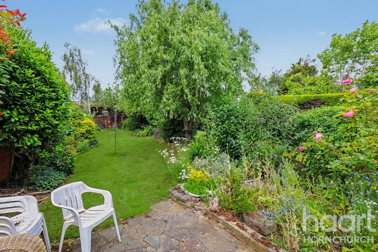 Lyndhurst Drive, Hornchurch, RM11, photo 18