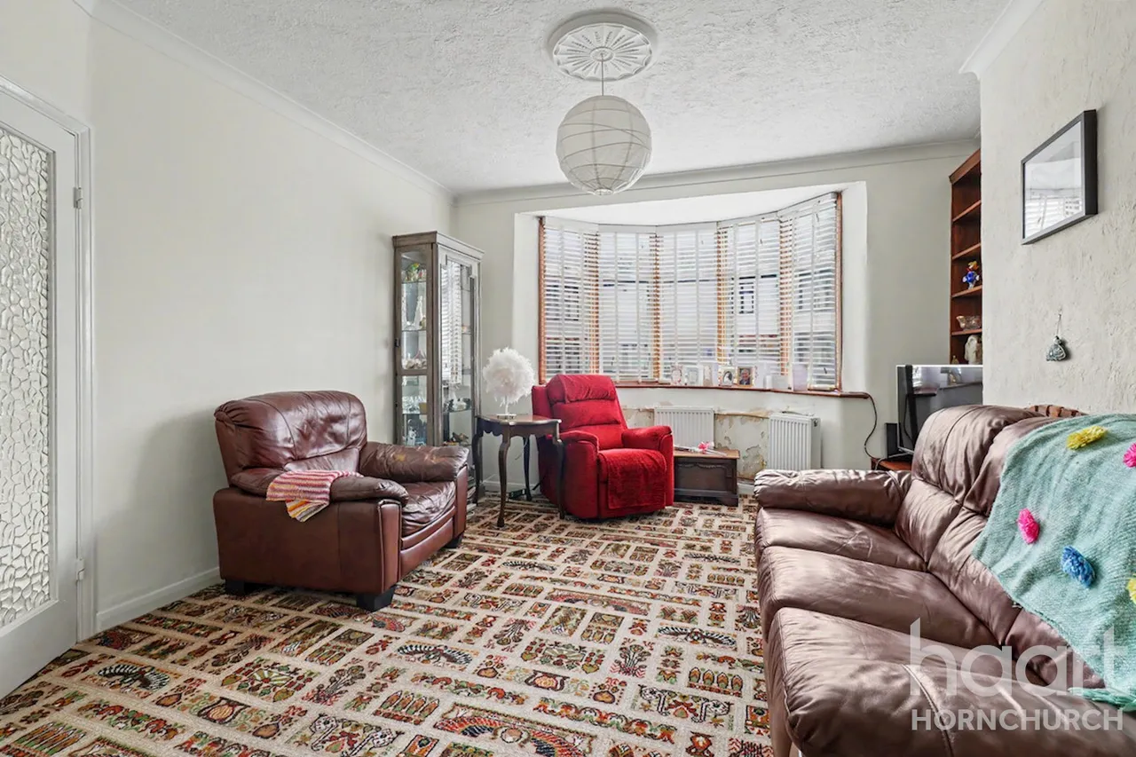 Lyndhurst Drive, Hornchurch, RM11, photo 6