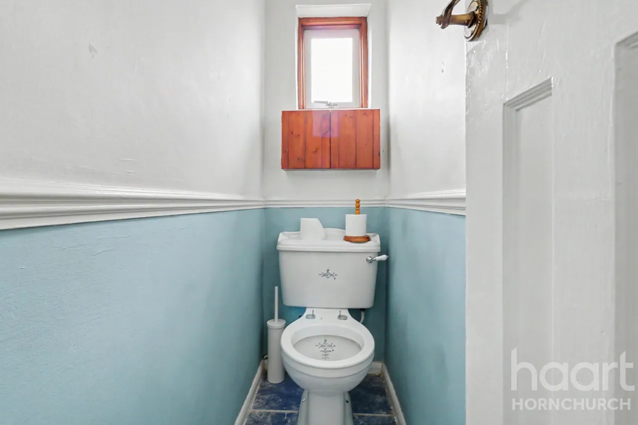 Lyndhurst Drive, Hornchurch, RM11, photo 17