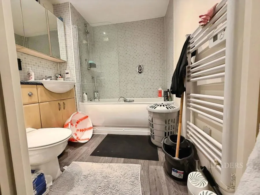 Hagley Road West, Oldbury, B68, photo 6