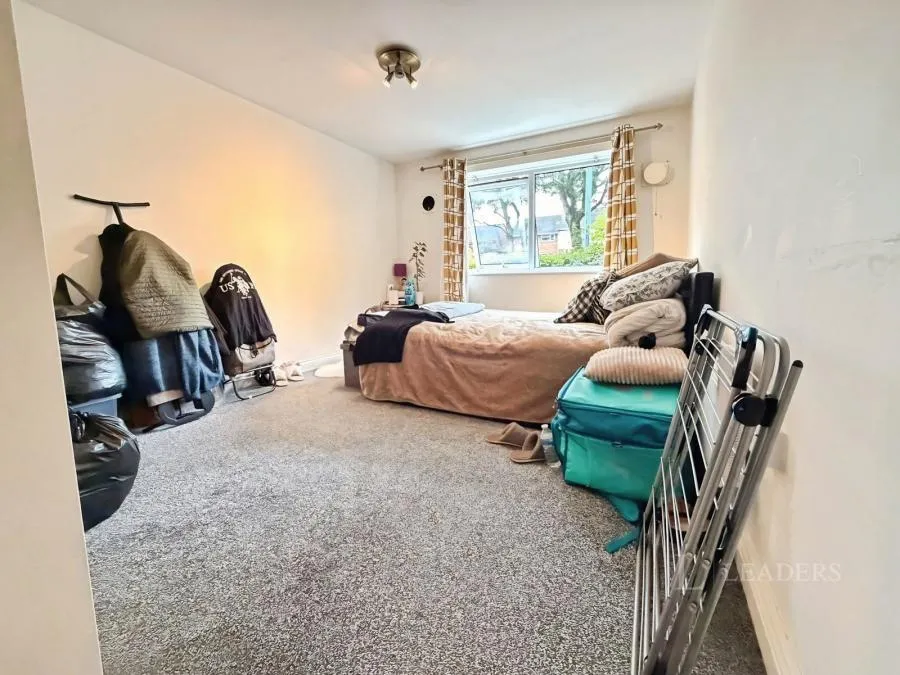 Hagley Road West, Oldbury, B68, photo 4