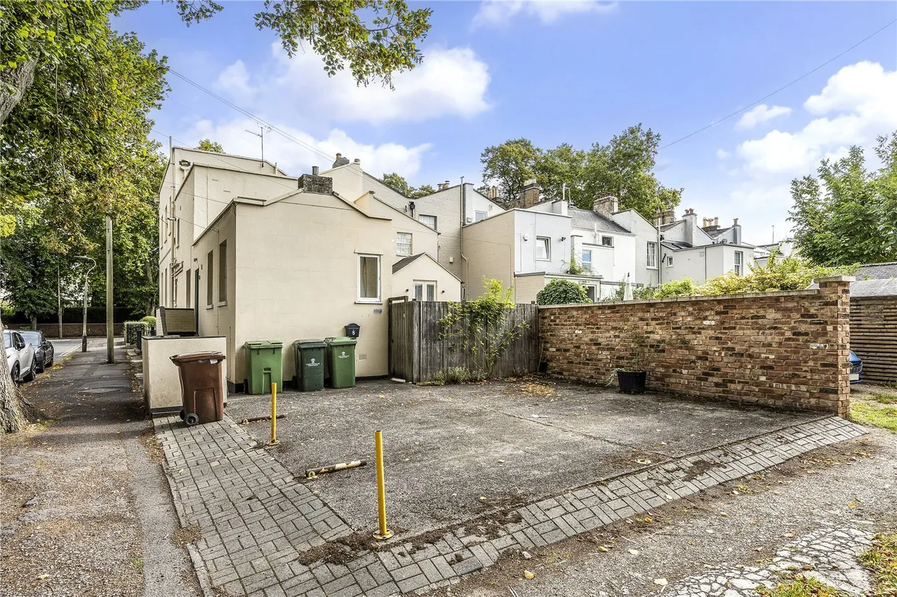 London Road, Cheltenham, GL52, photo 5