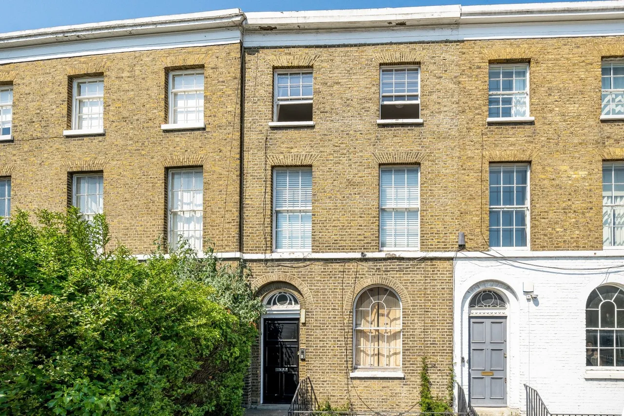 2 bed flat for sale — Blackheath Road, SE10