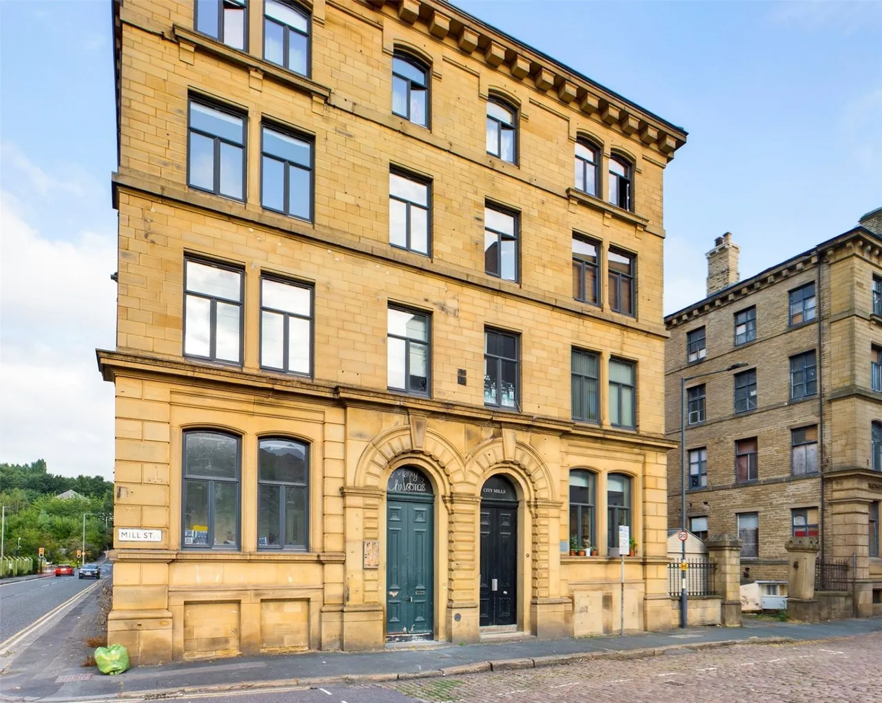 2 bed flat for sale, Mill Street, Bradford, BD1