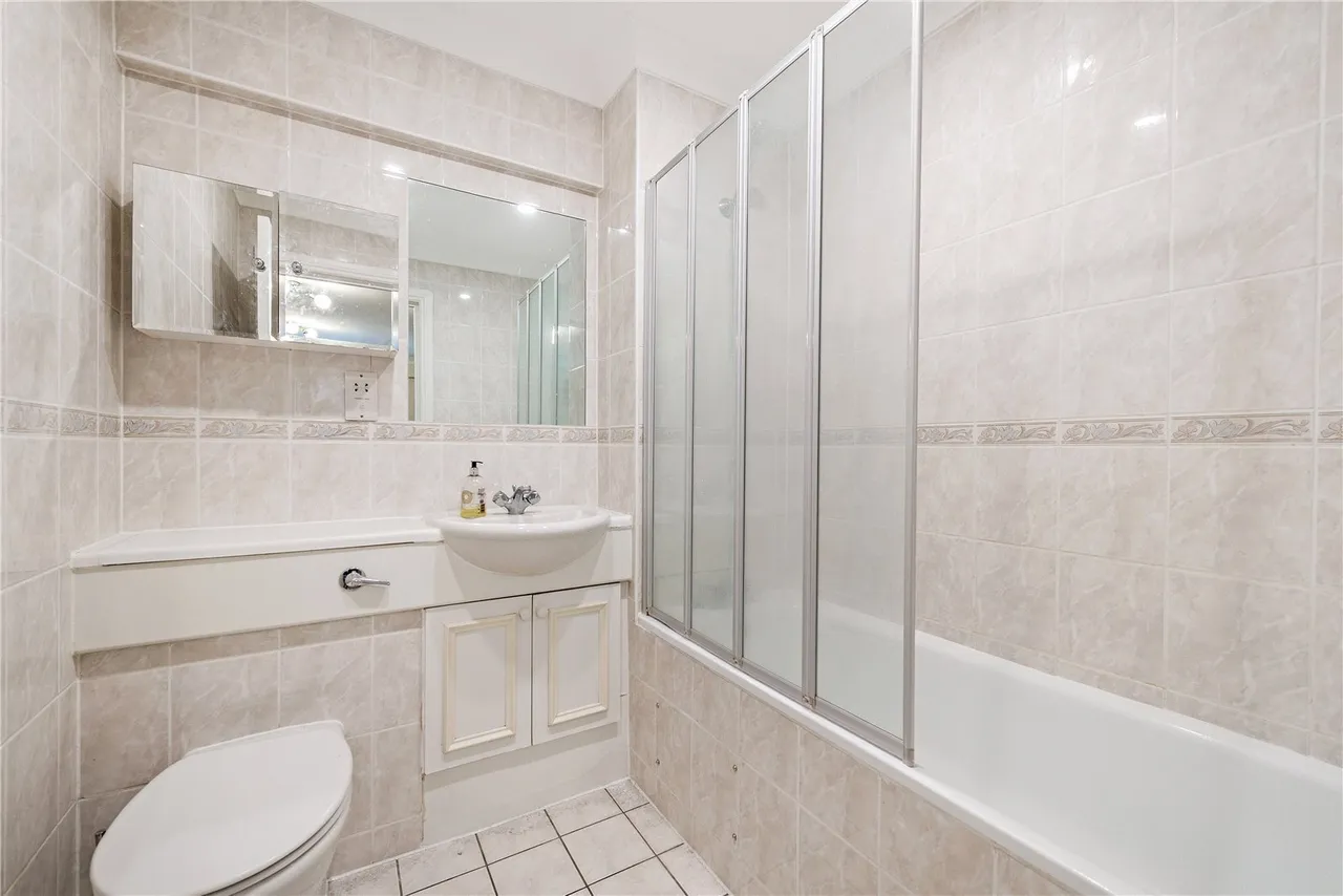 Vauxhall Bridge Road, London, SW1V, photo 6