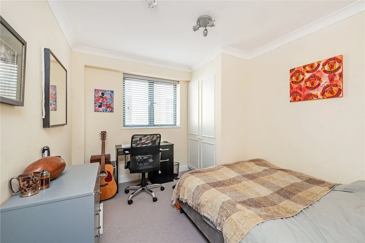 Vauxhall Bridge Road, London, SW1V, photo 5