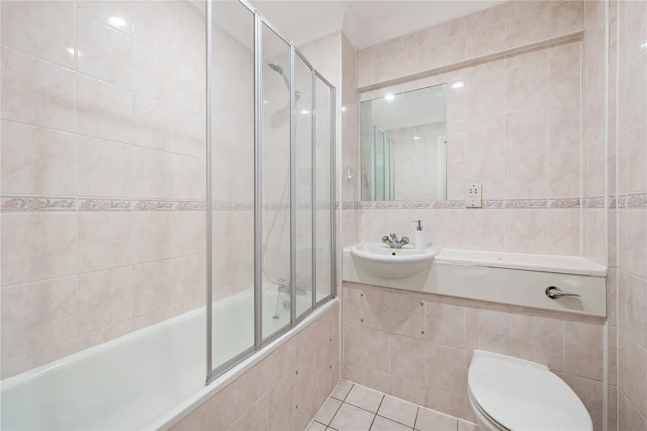 Vauxhall Bridge Road, London, SW1V, photo 8