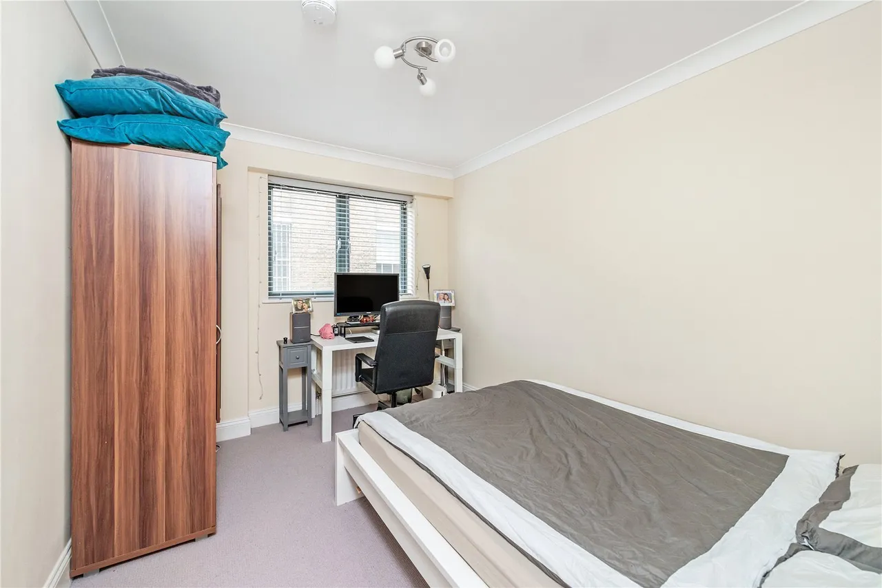 Vauxhall Bridge Road, London, SW1V, photo 7