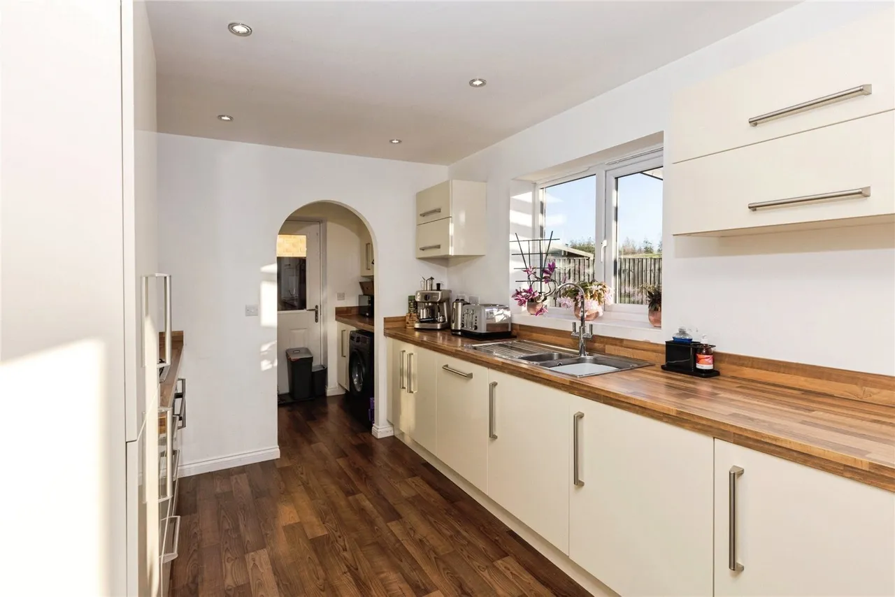 Amberwood Chase, DEWSBURY, West Yorkshire, WF12, photo 3