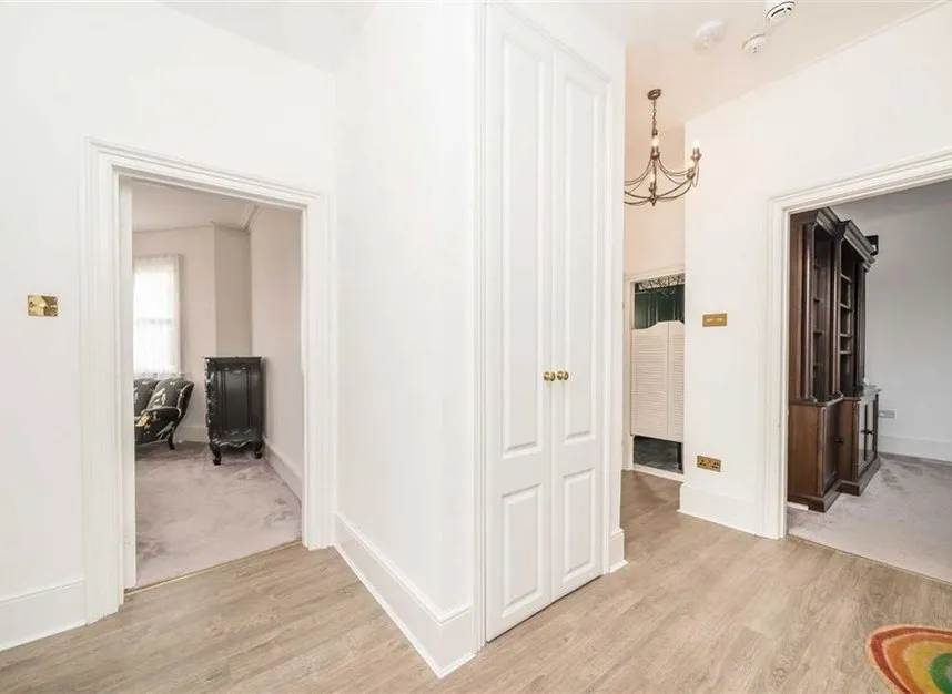 Gloucester Road, Teddington, TW11, photo 4