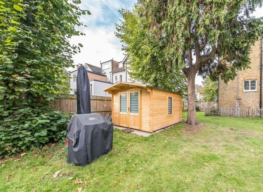 Gloucester Road, Teddington, TW11, photo 9