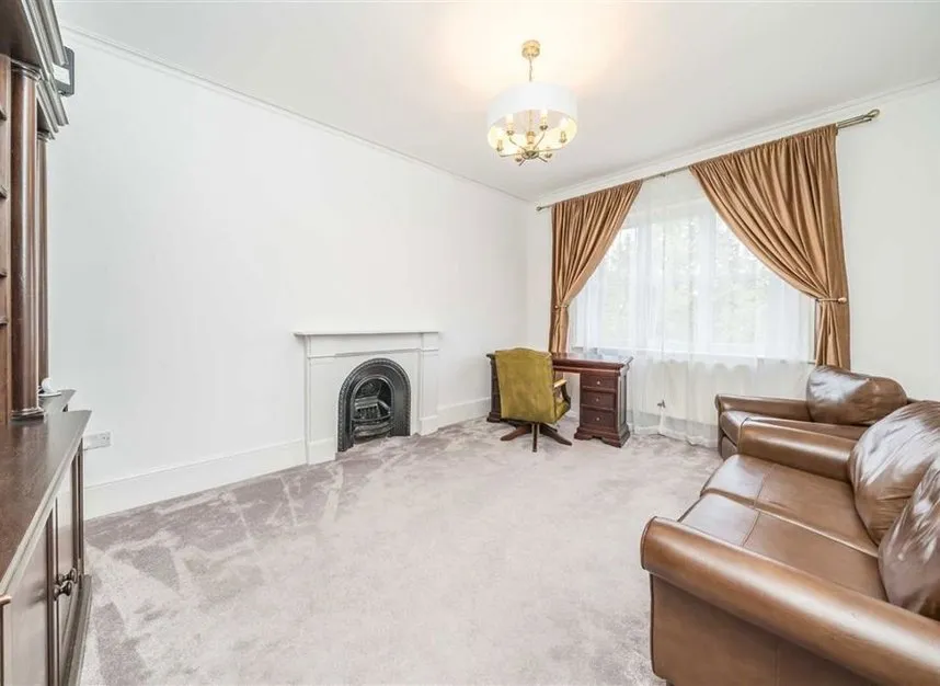 Gloucester Road, Teddington, TW11, photo 6