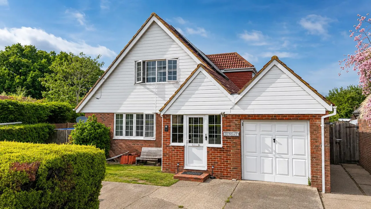 Main Road, Icklesham, photo 40