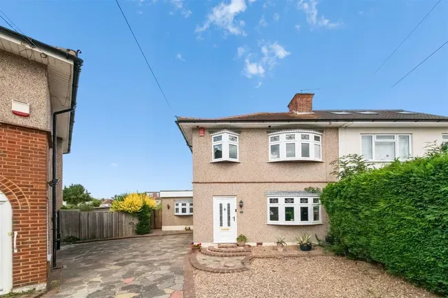 4 bed house for sale — Dorset Close, Hayes