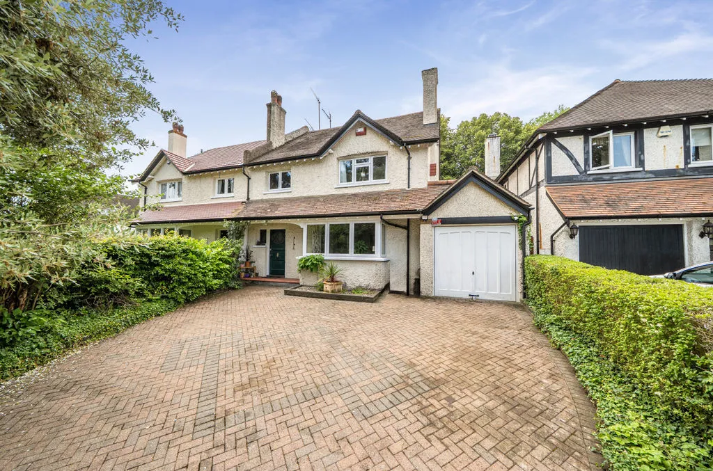 4 bed house for sale — Foxley Lane, Purley CR8 3EH