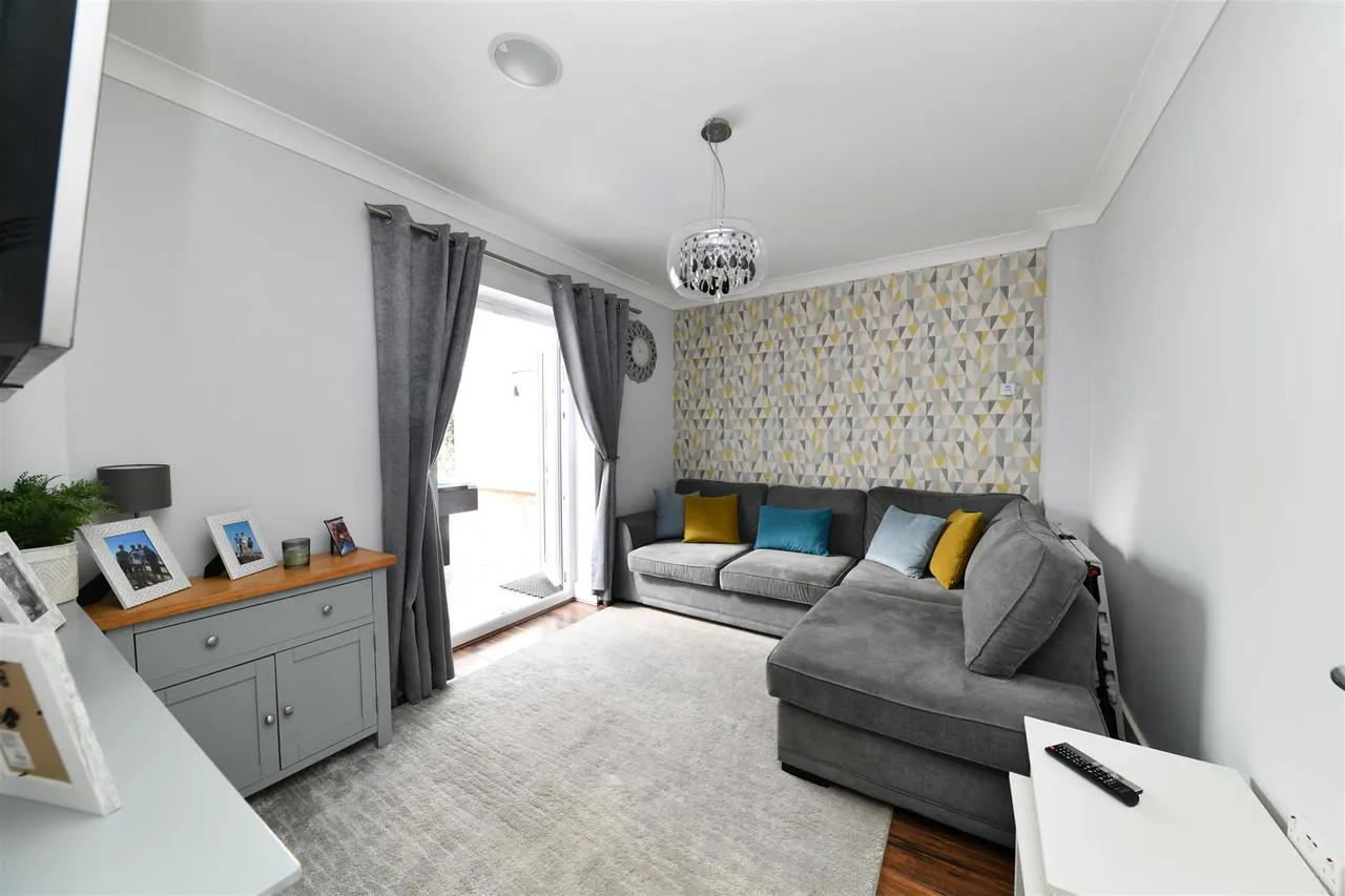 Great Ashby Way, Stevenage, Herts, SG1 6DT, photo 4