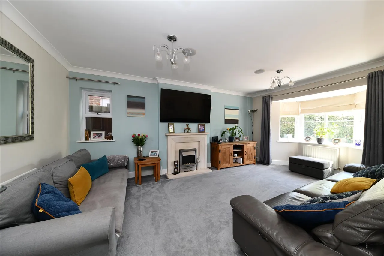 Great Ashby Way, Stevenage, Herts, SG1 6DT, photo 3