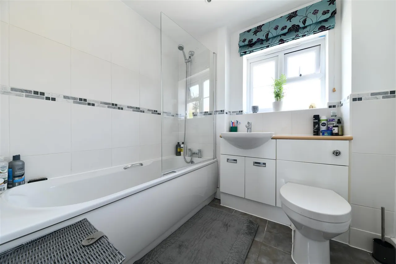 Great Ashby Way, Stevenage, Herts, SG1 6DT, photo 10