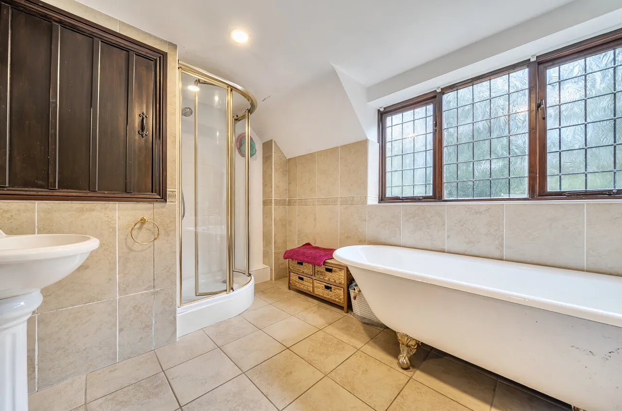 Erica Close, West End, Woking, Surrey, GU24 9PE, photo 5
