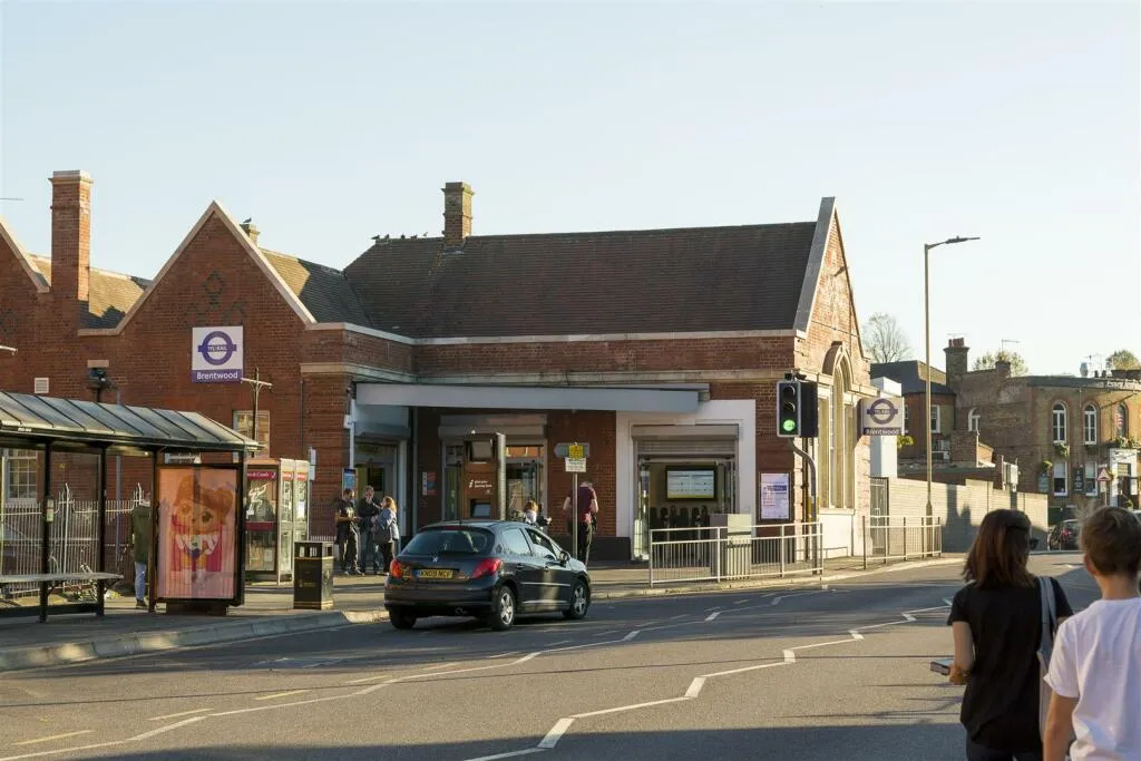 Pembury, Fairfield Road, CM14, photo 7