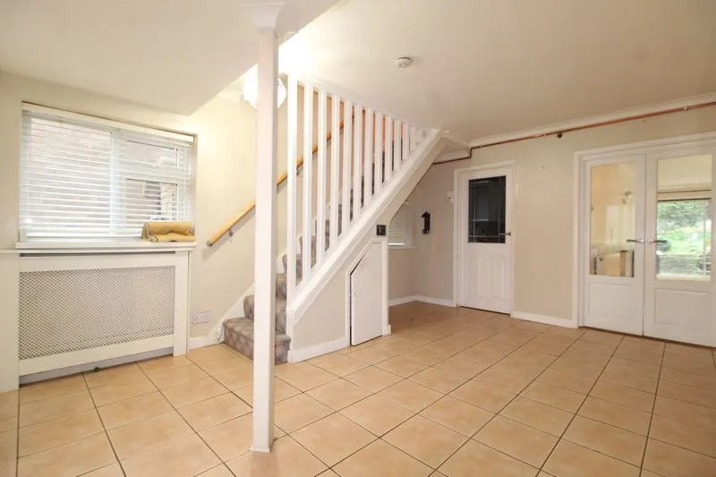 Broughton Avenue, Luton LU3 2AR, photo 2