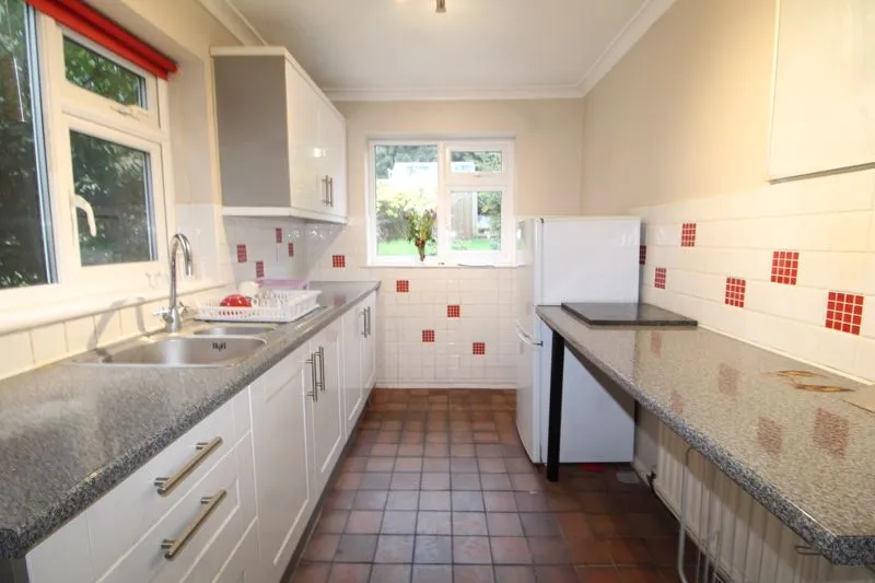Broughton Avenue, Luton LU3 2AR, photo 5