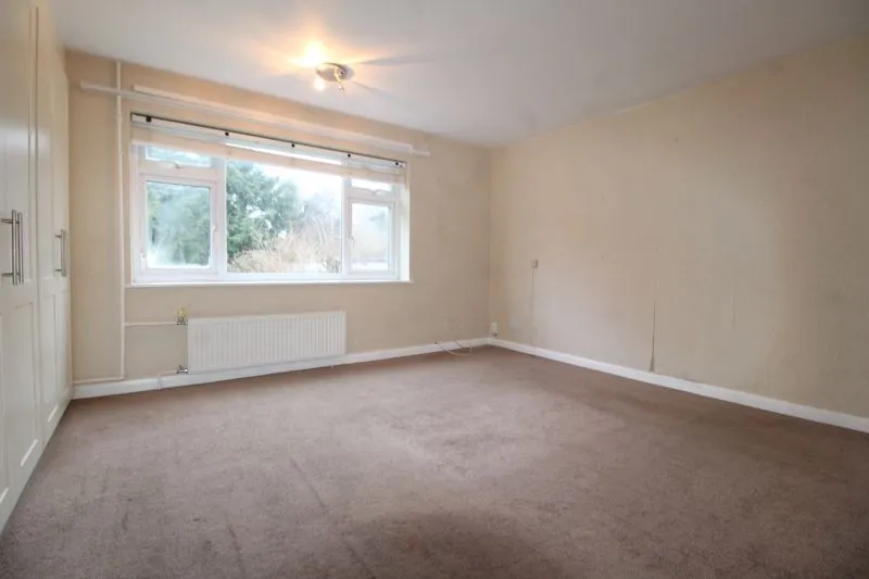 Broughton Avenue, Luton LU3 2AR, photo 12