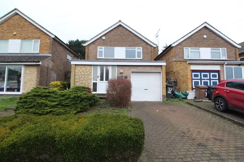 3 bed house for sale — Broughton Avenue, Luton LU3 2AR