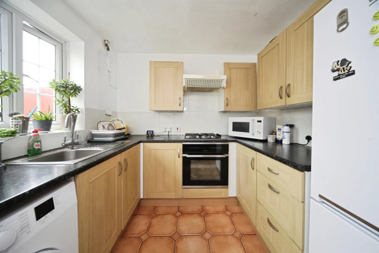 Holkham Close, Luton, photo 6