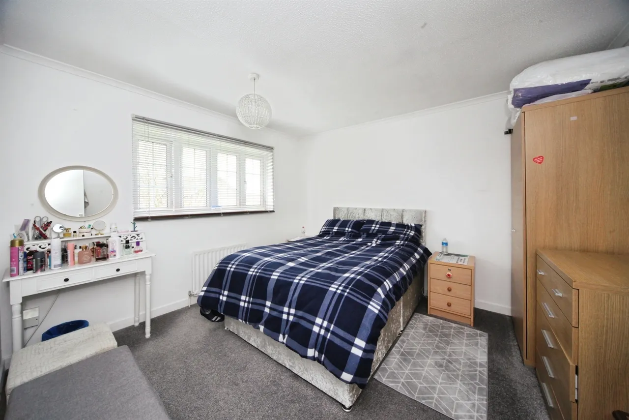 Holkham Close, Luton, photo 12