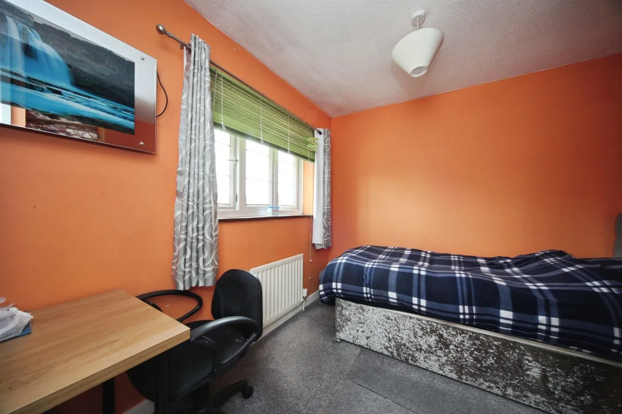Holkham Close, Luton, photo 10