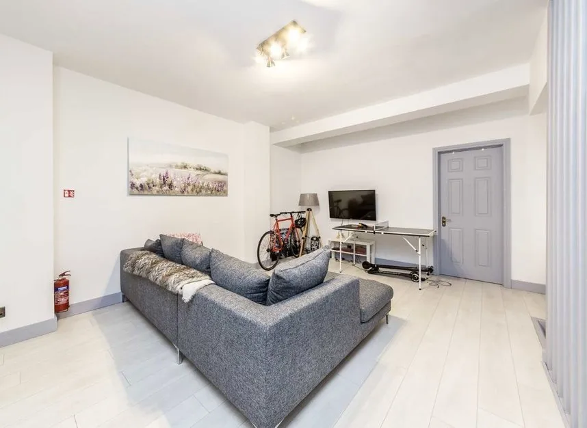 Rope Street, Surrey Quays, SE16, photo 3