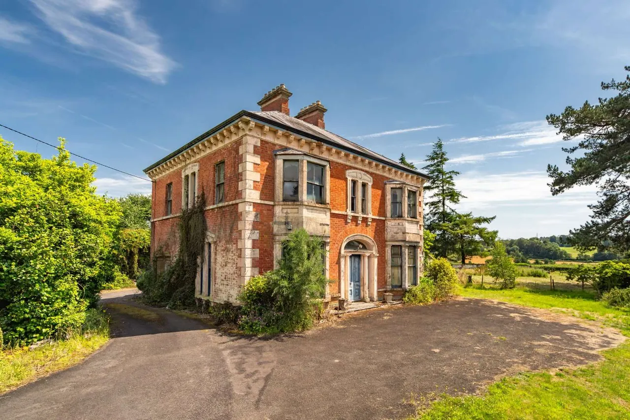 Drumbeg Road, Dunmurry, BT17, photo 6