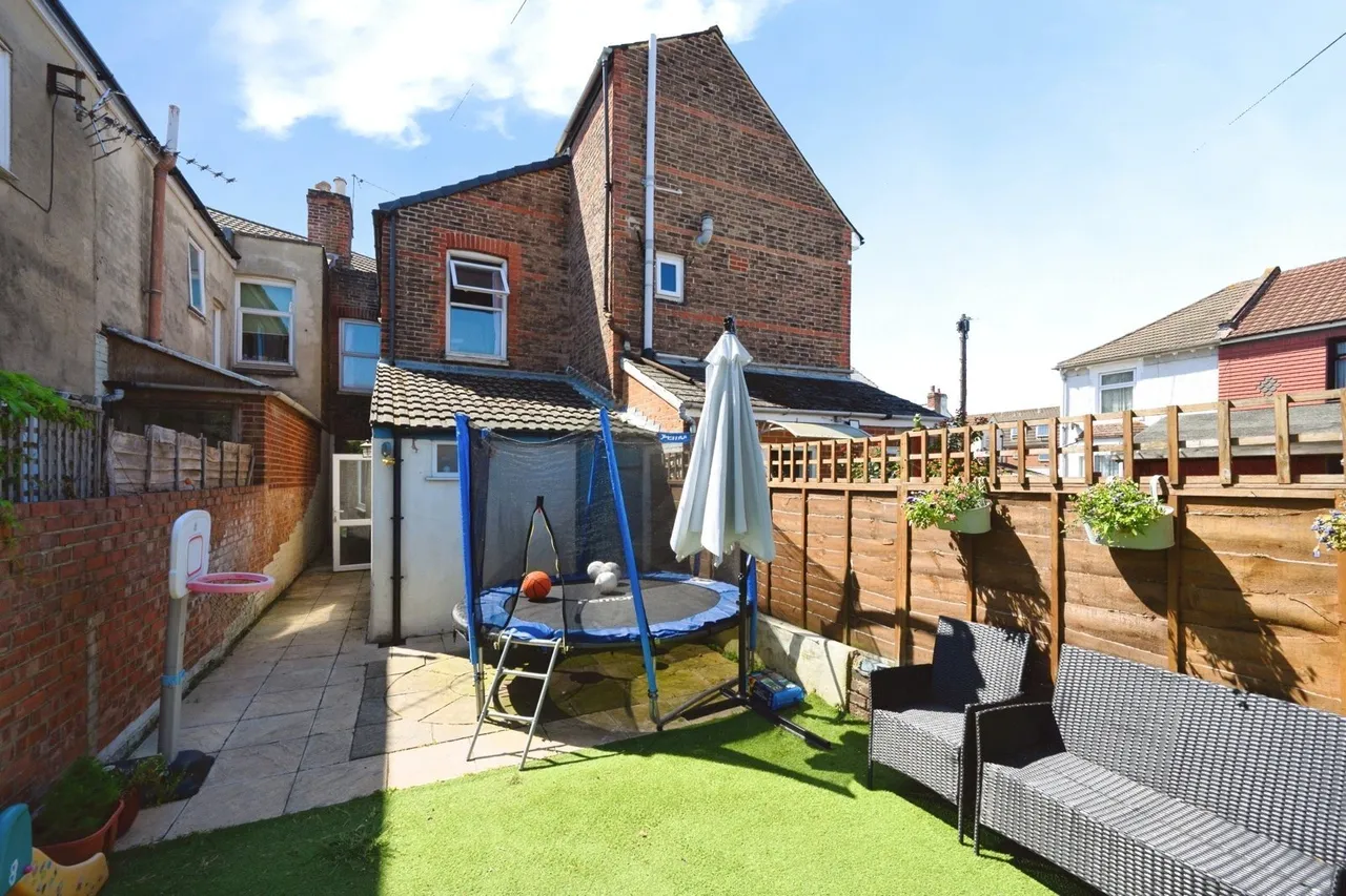 North End Avenue, Portsmouth, PO2, photo 8