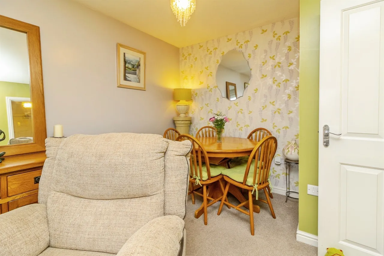 Watling Gardens, DUNSTABLE, photo 8