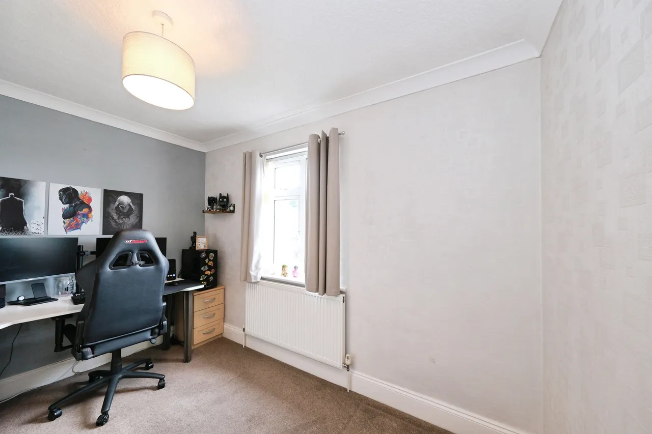 Knoll Beck Crescent, Barnsley, photo 11