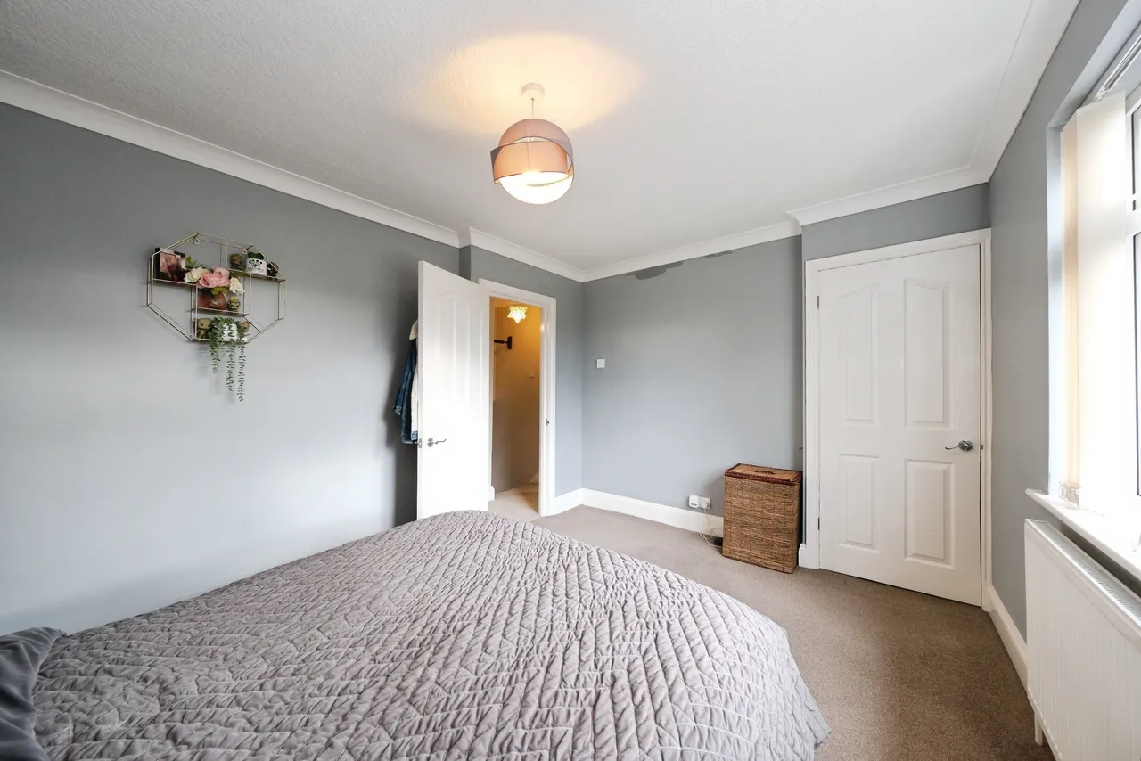 Knoll Beck Crescent, Barnsley, photo 9