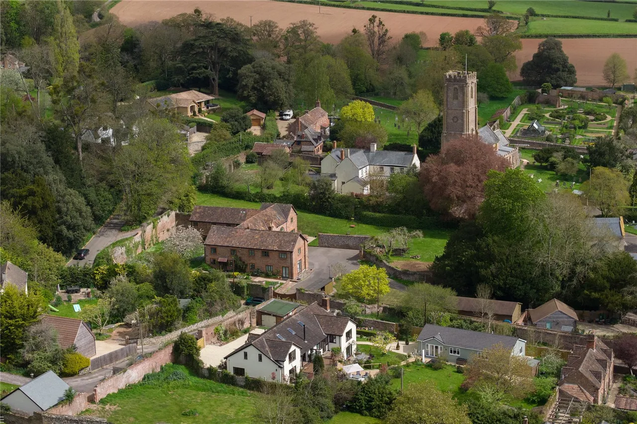 Church Hill,, West Monkton,, Taunton, Somerset, TA2 8QT, photo 22