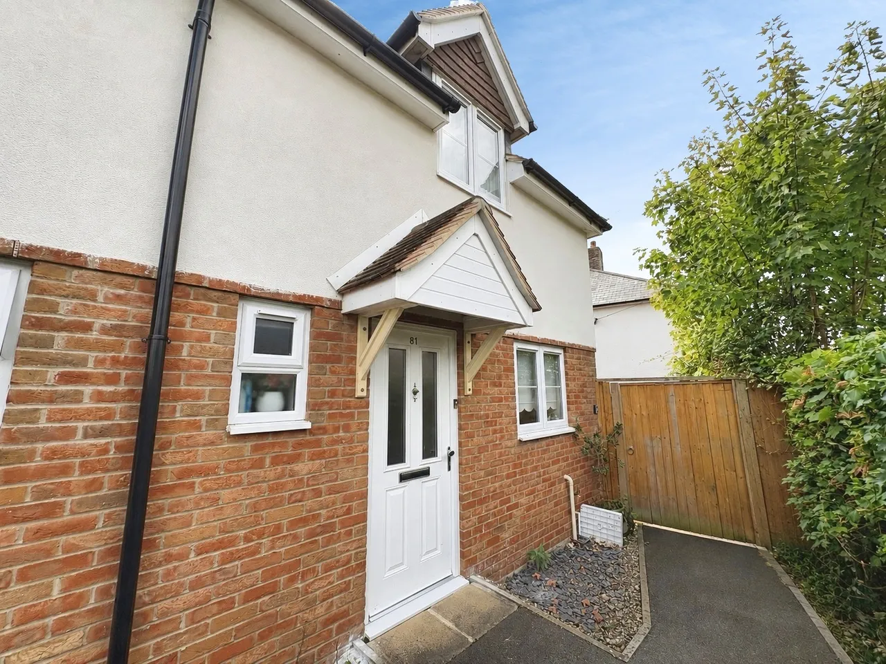 Poyle Road, Tongham, GU10 1DX, photo 2