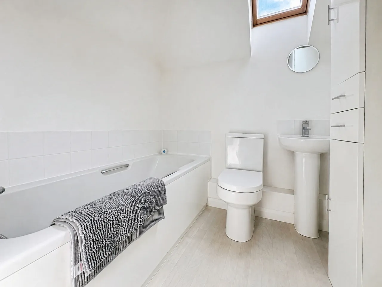 Poyle Road, Tongham, GU10 1DX, photo 5